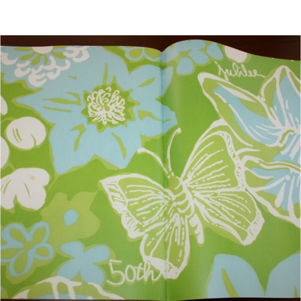 Lilly Pulitzer Booklet Celebrating 50 Years of Colorful Life New in wrapping - Picture 7 of 11